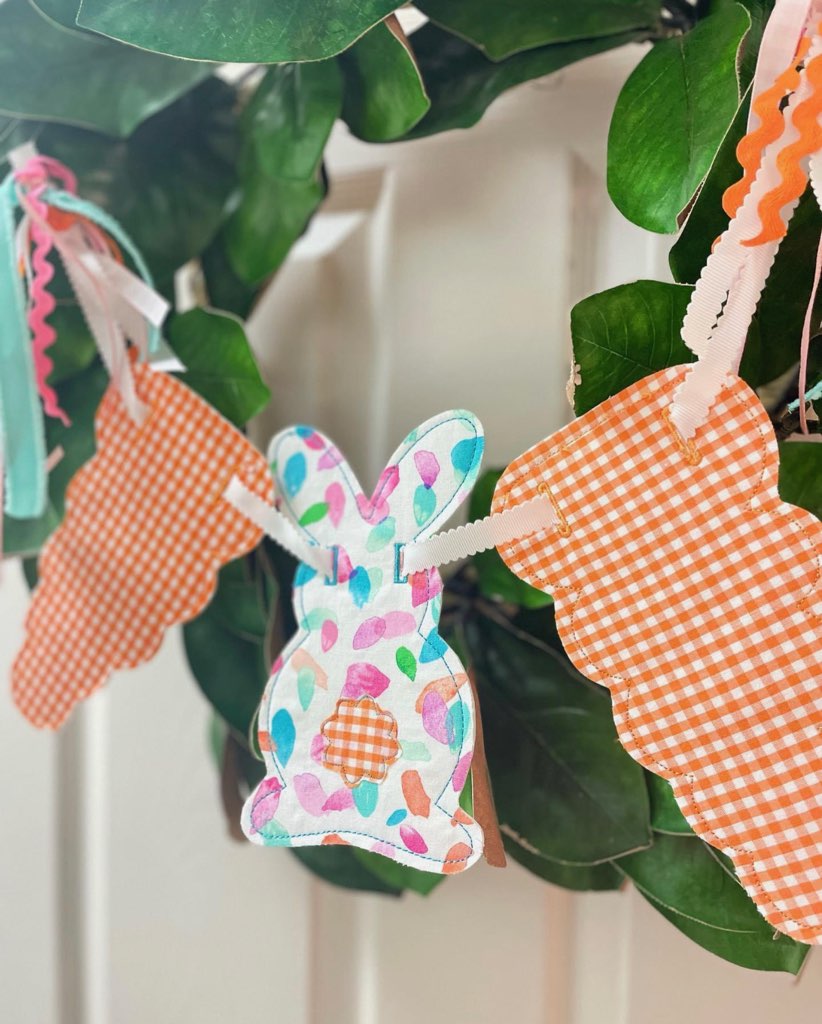 Bunny and Carrot Wreath Banner