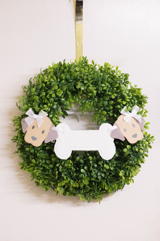 Dog Wreath Banner (Three Piece)